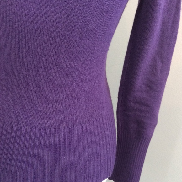 SOLD Guess Vintage Purple Embroidered Logo Sweater - Picture 3 of 7
